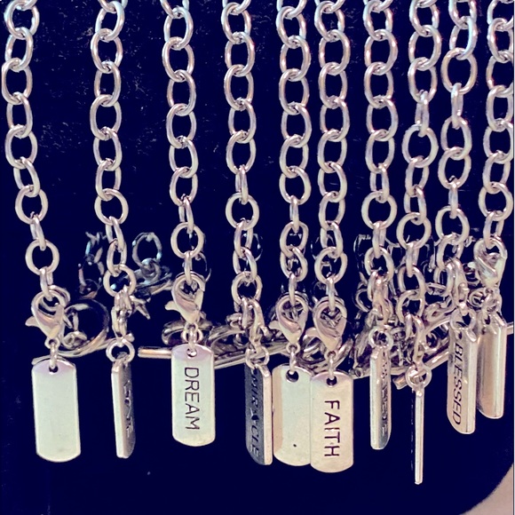 ❣️Bracelet with Love, Hope, etc❣️ - Picture 4 of 16